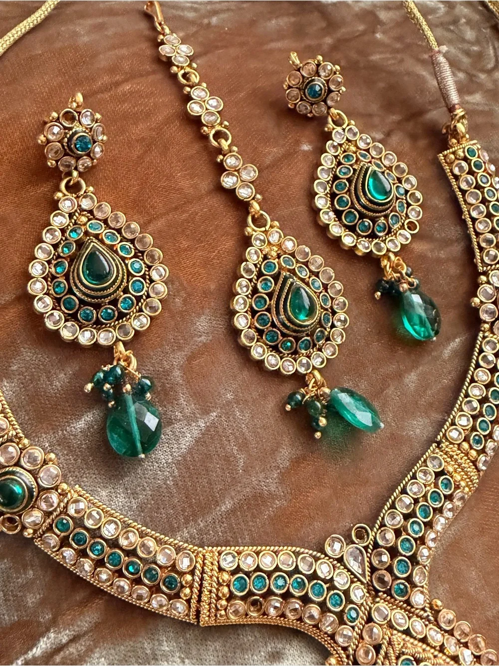 Gold-Tone Emerald Teardrop Necklace & Earring Maang Tikka Set Indian Wedding